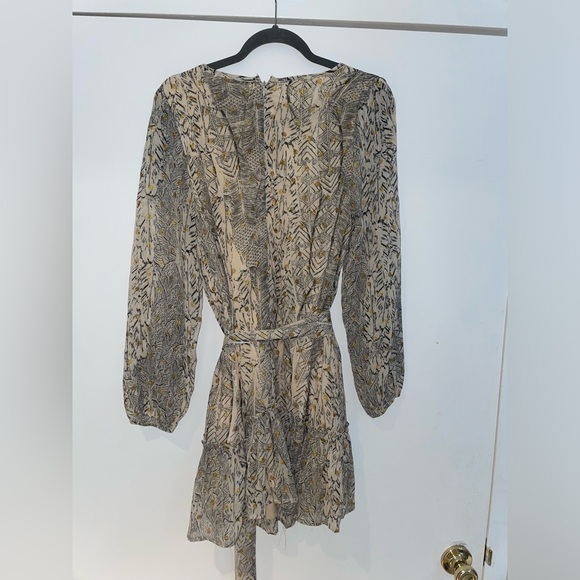 Dress - Picture 2 of 4